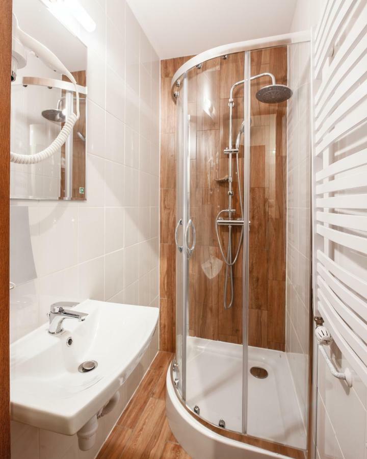 Ginger Aparthostel Krasków Εξωτερικό φωτογραφία